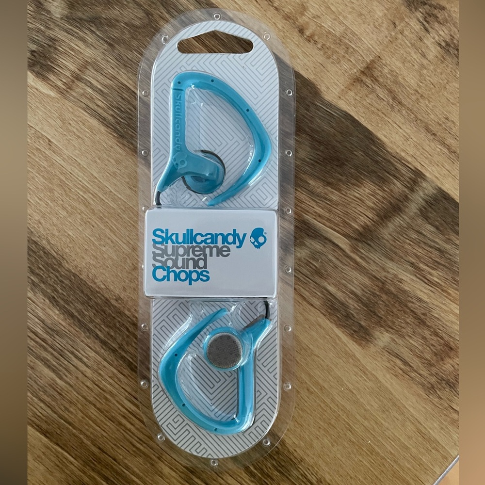 Skullcandy Sport Performance Earbuds - White and Blue
